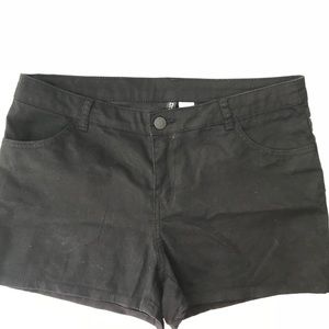 Divided H&M black shorts